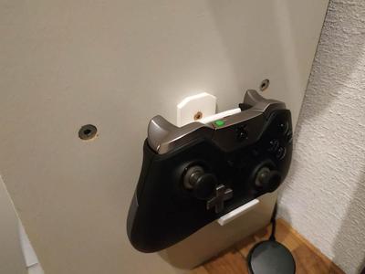 Xbox One controller wall mount remix with screw hole