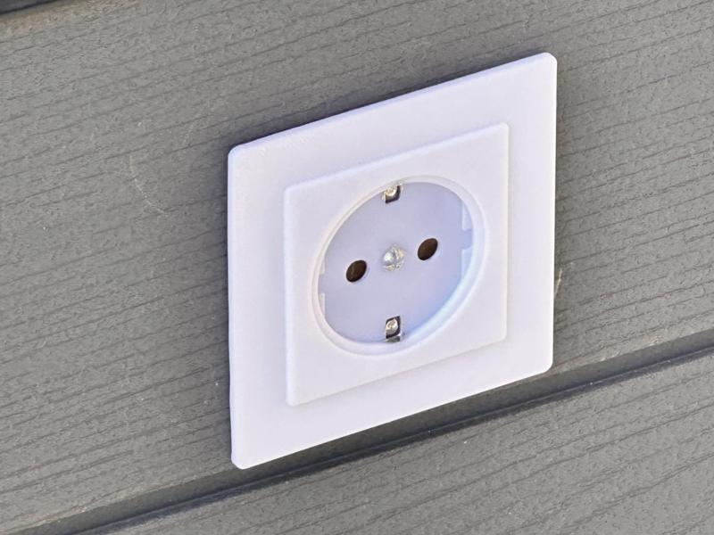 Fake Electrical Outlet - Steckdose