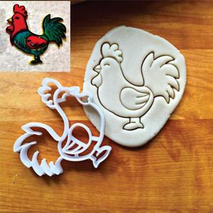 Charming Rooster Cookie Cutter: Sharp Edge for Precise Cuts 🐓