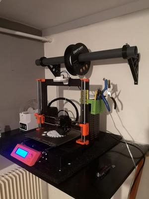 Filament spool holder
