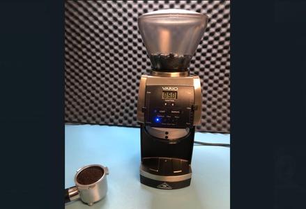 Piston holder for coffee grinder