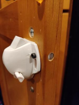 MAGNETIC BABY LATCH MOUNTING HARDWARE
