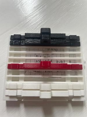 Halterung-Test/Filament-Halter-mit-Zettel-zum- einlegen   