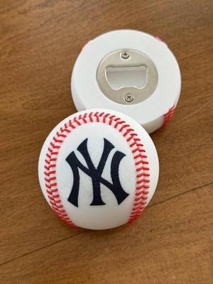 MLB - NYY Baseball Bottle Opener