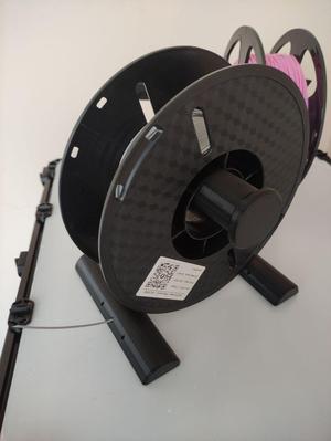 Filament holder