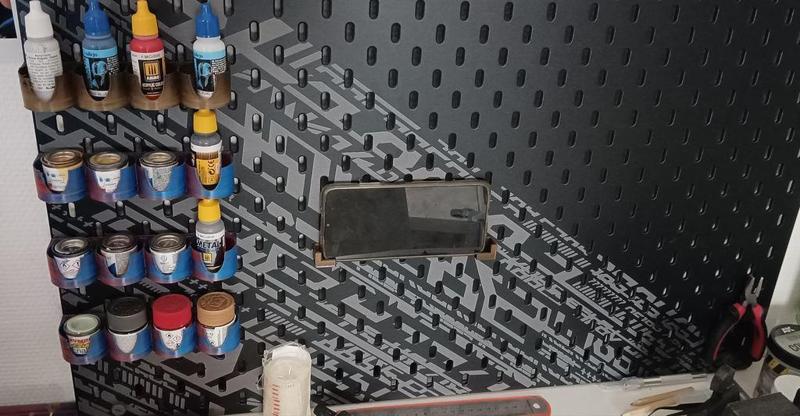 Ikea Skadis/Uppspel phone stand