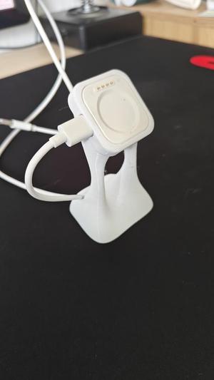 One Plus Watch 2 and 3 charging stand