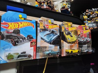HOT WHEELS SHELF DANGLER