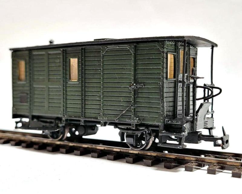 H0m 1000mm mail and luggage car / caboose 99-01-85 NWE number 154 (1/87 scale)