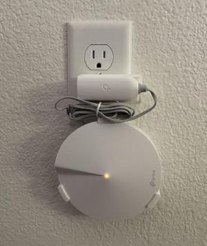 TP-Link Deco M5 Outlet Mount