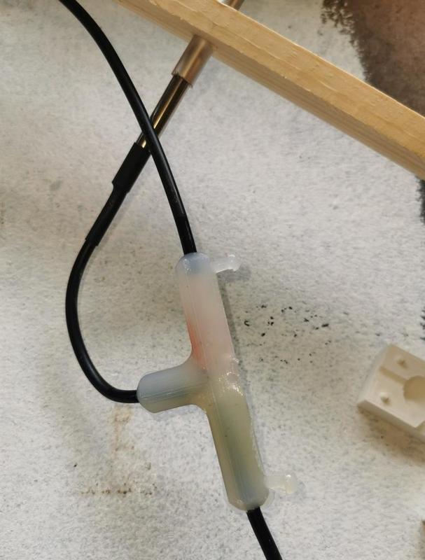 Hot melt glue t-splice protection mould