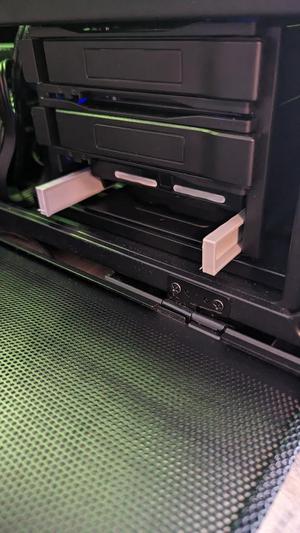 Lain Li Lancool 2 Mesh - Hot Swap Bay 3.5" HD Rails