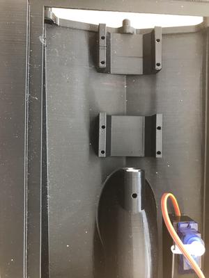 Boat motor mount/mount