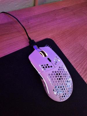 Glorious Model O Mousepad Charger Clamp