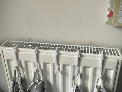 Towel hook for radiator