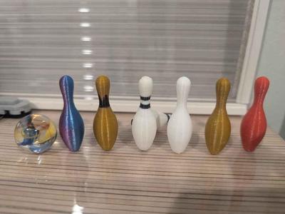 Mini bowling pin (14mm x 14mm x 44mm or 0.55" x 0.55" x 1.73")