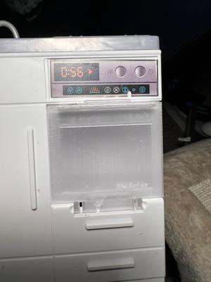 Barbie Malibu house oven door