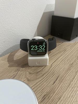 Apple_Watch_4_Charger_With_Hole