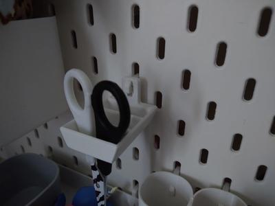 Skadis scissors holder 