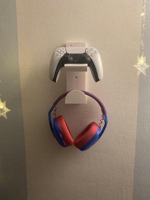 Holder for PS5 controller and headset