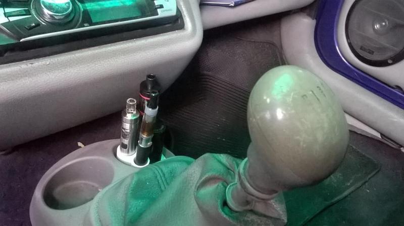 E Cig x 3 cupholder Renault Twingo