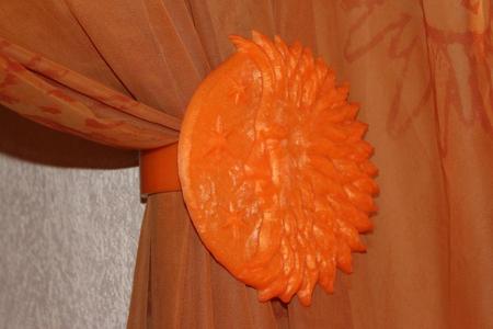 Customizable curtain hook