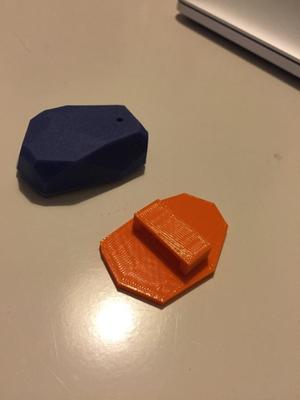 Estimote Holder for 2 cm belt/leash - Easily apply iBeacon to your stuff!