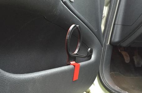 Foldable can holder for car 