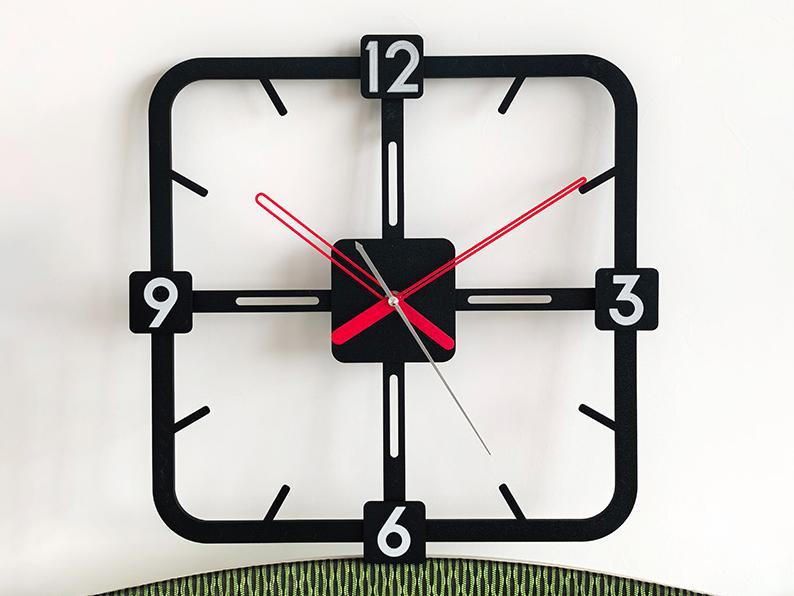 Large-sized square wall clock in minimalist style (38cmX38cm)