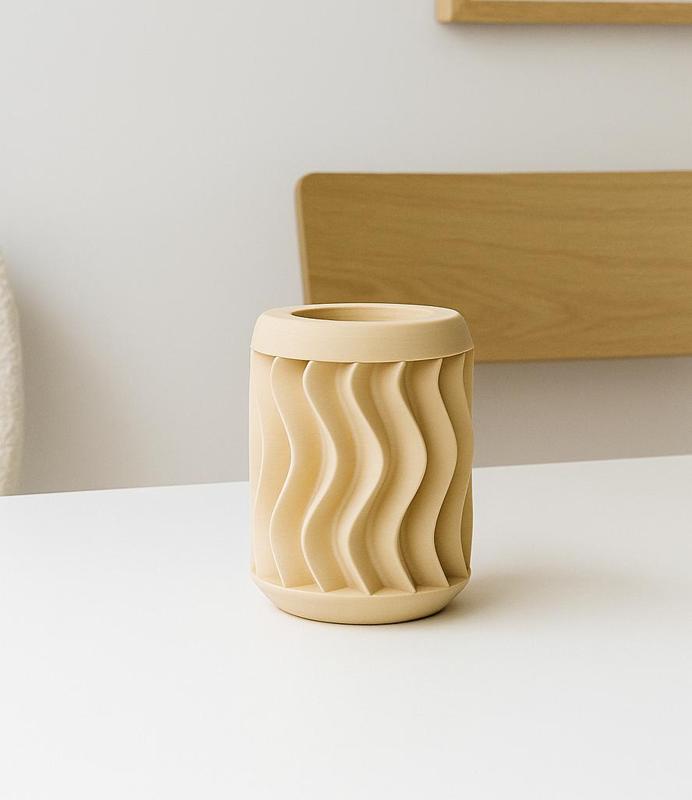 Beige Wavy Vase – Modern Scandinavian-Style Vase for Home Decor