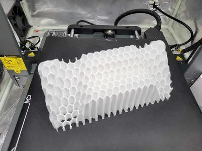 Honeycomb patterned PS5 controller stand