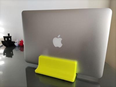 Vertical adjustable computer stand