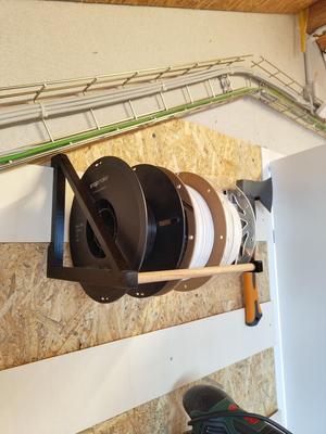 Filament holder french cleat