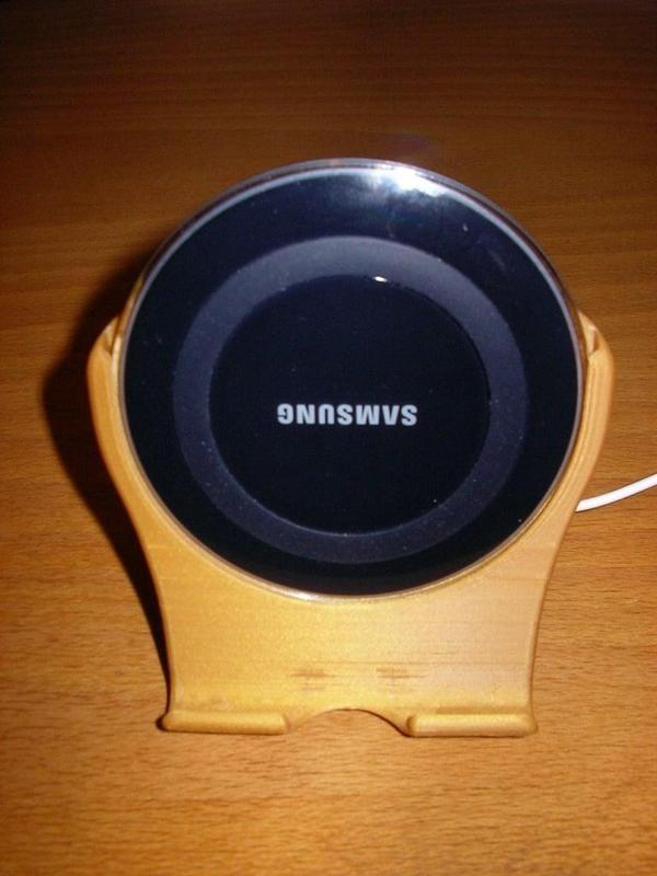Holder for wireless Samsung S6 Charger