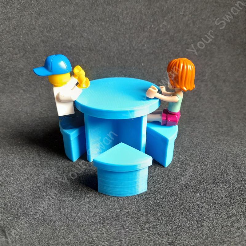MINIATURE ROUND TABLE WITH 4 CHAIRS 1:24 SCALE