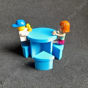 MINIATURE ROUND TABLE WITH 4 CHAIRS 1:24 SCALE