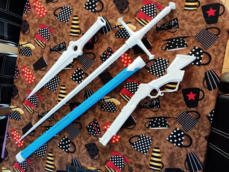 Persona 5 Kasumi espada y pistola Joker espada