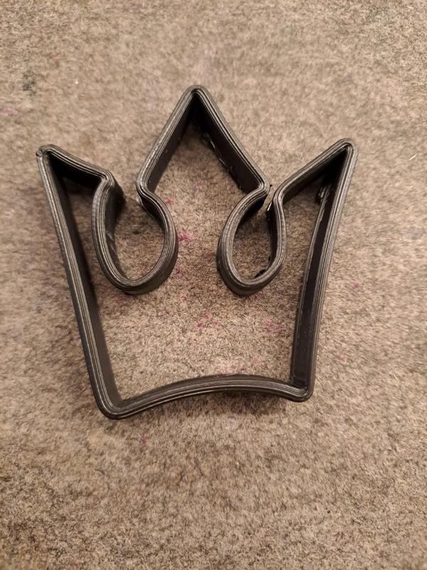 Crown cookie cutter