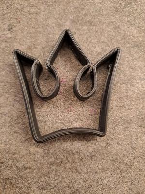 Crown cookie cutter