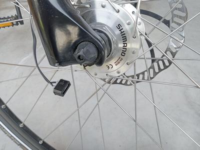 Plug for Shimano hub dynamo
