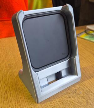 Samsung Stand phone holder with wireless charging.