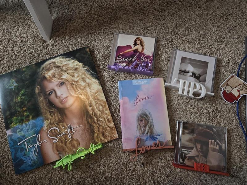 Taylor Swift Wall CD Holders 2 piece