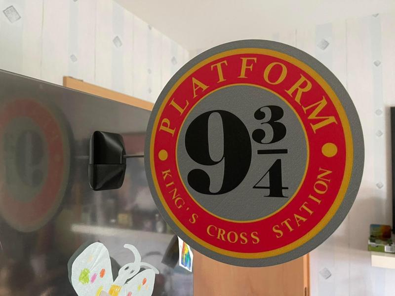 Large Frigde Magnet Platform 9 3/4