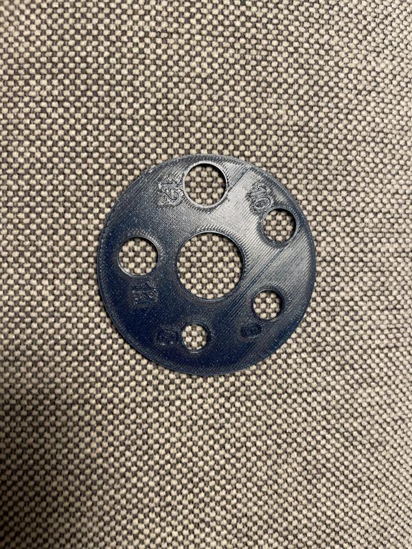 Knitting hole gauge