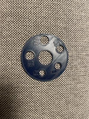 Knitting hole gauge