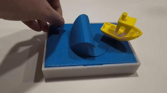 Bobbin' Benchy