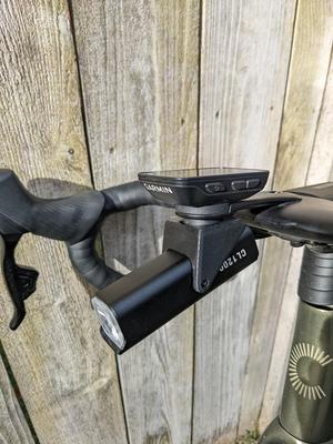 Towild Light to Female Quarter Turn Mount Adapater