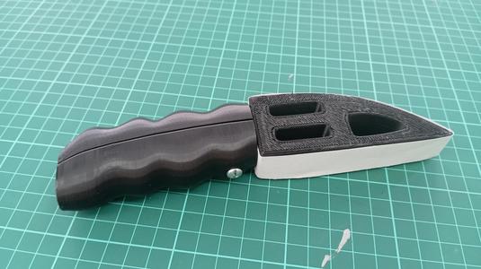 Sanding block with grip
