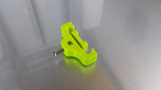 lock to fix stuff to the Ultimaker2 rail system