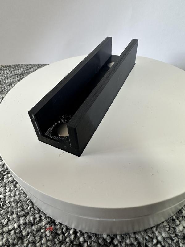 Magnetic frame supports for Harley-Davidson lifts (1999-2017)